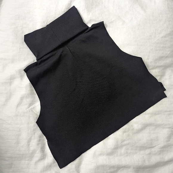 OAK + FORT Black Turtleneck Sleeveless Crop Top Size S - Picture 6 of 10